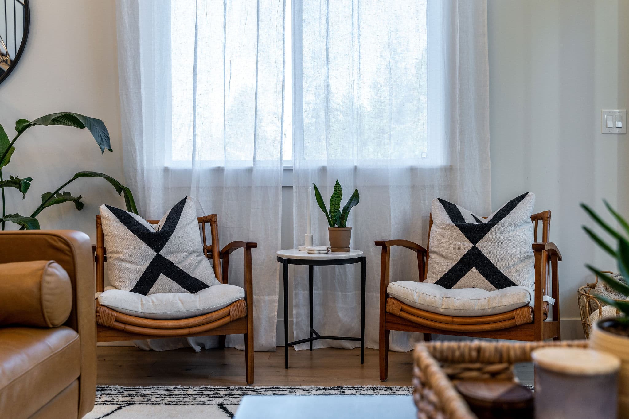 Bright short-term rental living room reviewed in a Selah audit